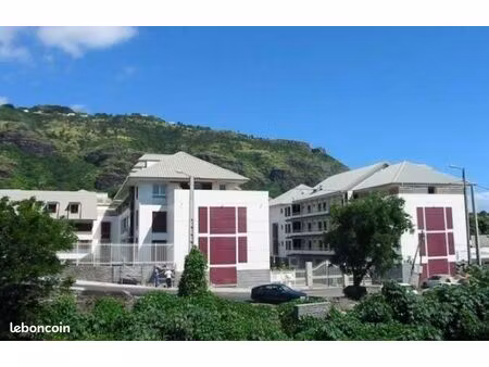 studio meublé st-denis  clim  varangue  parking libre au 18 janvier