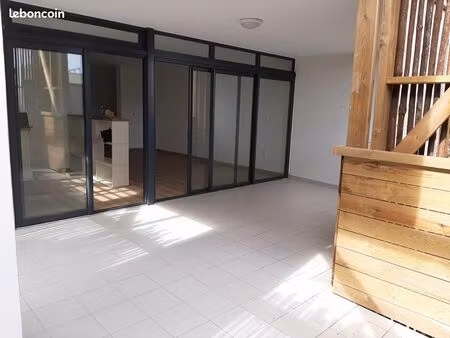 f3 portail st leu non meublé