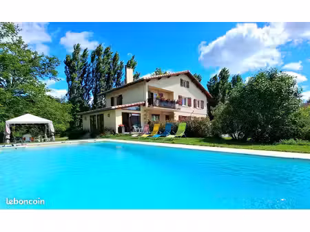 grande maison 240 m² – 6 chambres – piscine – terrain 2 887 m²