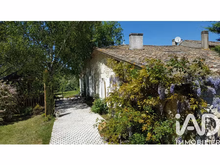 vente maison 10 pièces 205 m² saint-bonnet-sur-gironde (17150)
