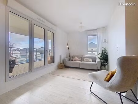 t3 récent 65m² avec terrasse et 2 parkings