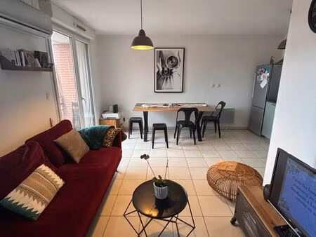 ? à louer – t2 meublé 42 m² avec balcon  climatisation et parking