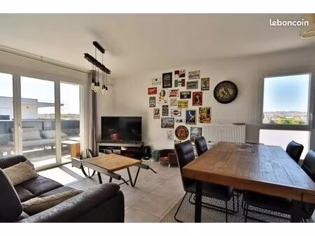 appartement t3 avec balcon et double parking