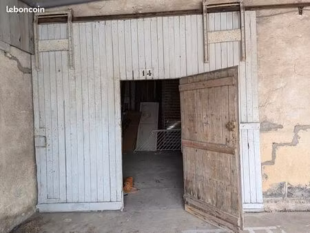 parking/box 108 m² angoulême