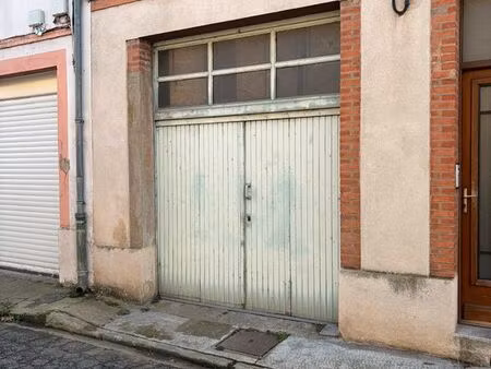 garage centre village