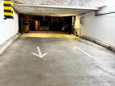 parking sécurisé – vitry port à l’anglais