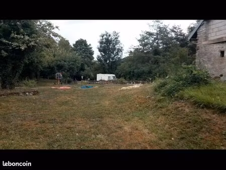 propriété à rénover 2700 m2 de terrain  option terrain agricole 7ha