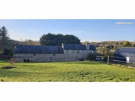 longère avec gite et dépendances sur plus de 12 hectares