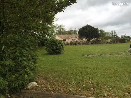 terrain 1 300 m² capian