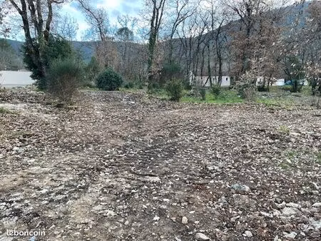 terrain 2247m² solliès-toucas