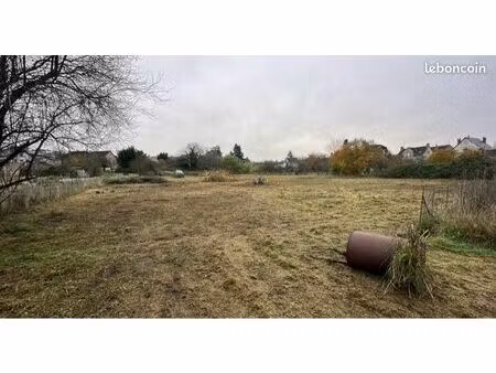 terrain constructible 4122m2 vierzon