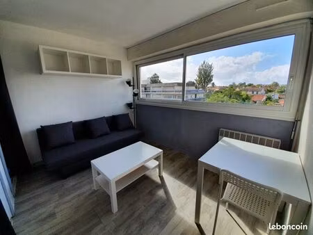 studio meublé + place de parking proche chu rue d'arlac