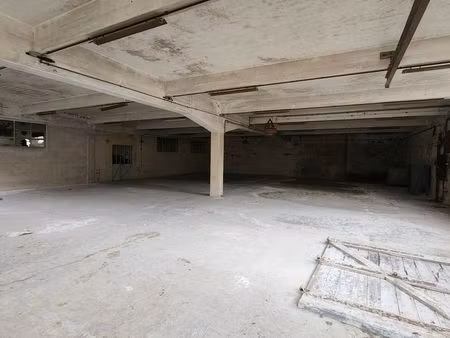 local industriel artisan