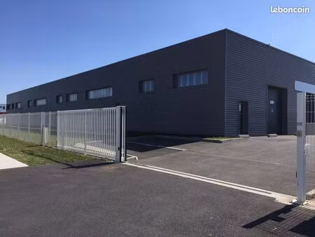 location dépot périgny