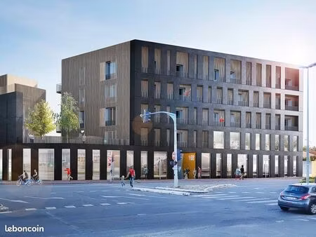 local commercial 98 m² la rochelle