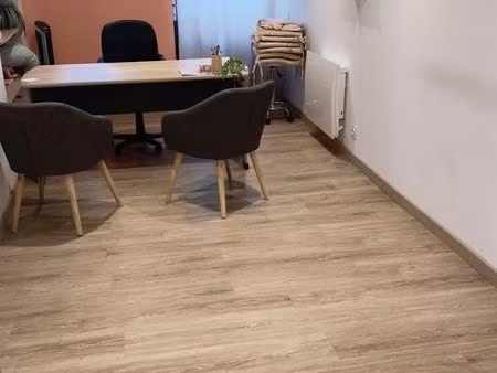 local disponible paramédical/santé/soins