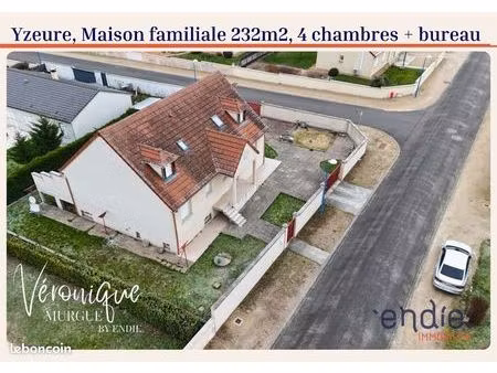 maison 7 pièces 232 m²