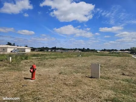 terrain 570 m² martillac
