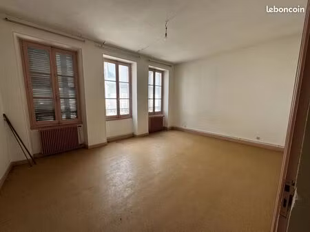 immeuble 80 m² mehun-sur-yèvre