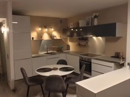 location studio meublé