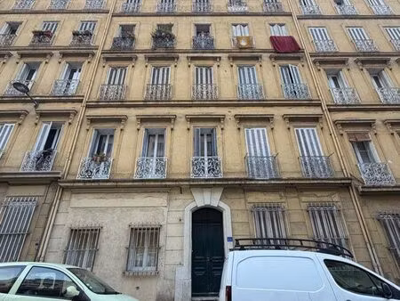 t3 joliette refait à neuf - 47 m2