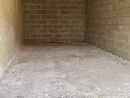 garage/box fermé sécurisé