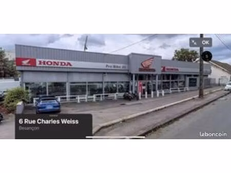 batiment commercial 750 m²