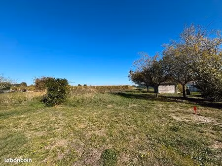 terrain 580 m² le pout