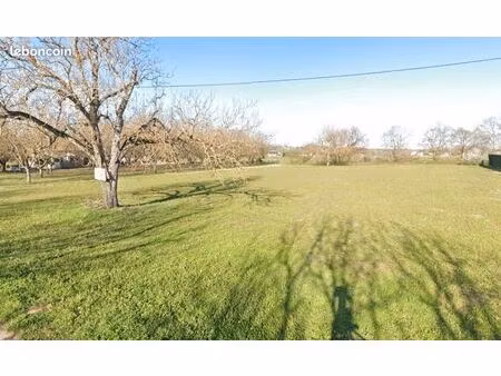 terrain 2 005 m² pazayac