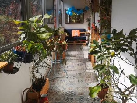 t2 lumineux avec grande loggia