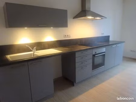 t3  4 pièces en duplex de 69 m²  centre