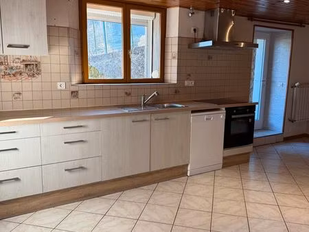 appartement t3 à la chaux-de-gilley