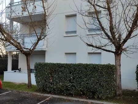 t3 55m2 meublé très bon état + parking et balcon