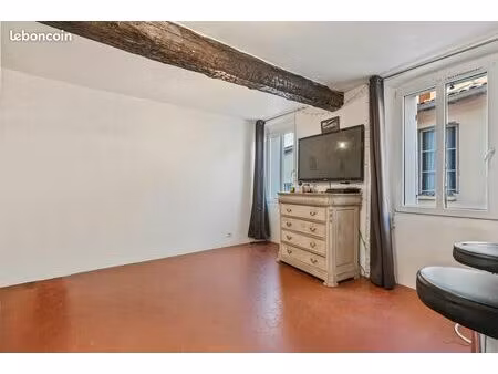 vente directe – appartement au coeur de saint-tropez 2e étage gauche – 28 m²