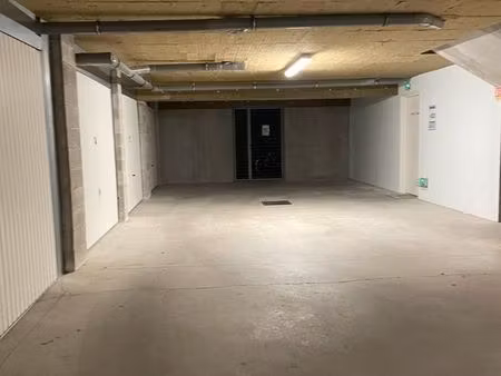 garage / box gap