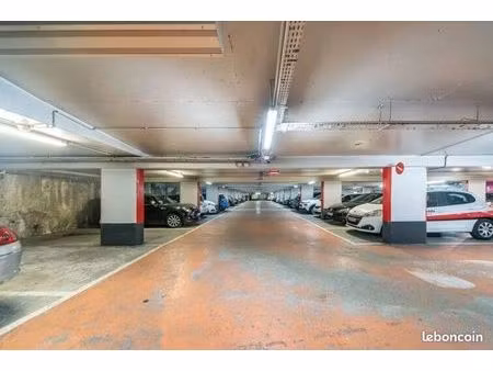 à vendre – place de parking sécurisée – tours centre