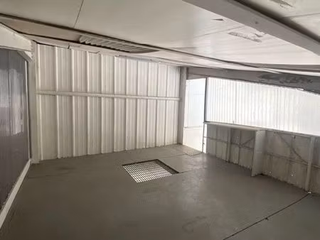 local commercial sur vezac