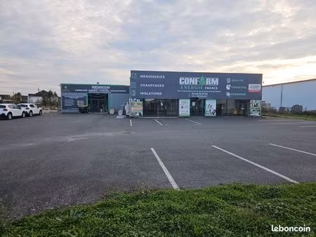local commercial 525m2