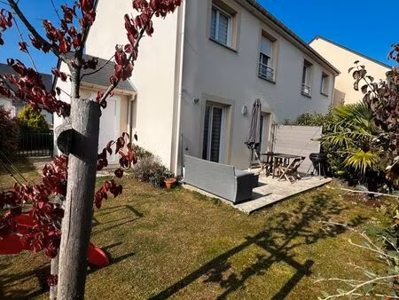 maison récente (2018) t4 3 chambres 211m2 de terrain bieville beuville