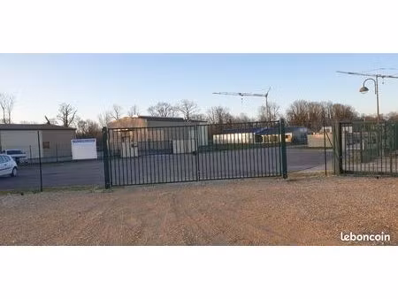 terrain z-a arcelot pour stockage matériels  matériaux  véhicules