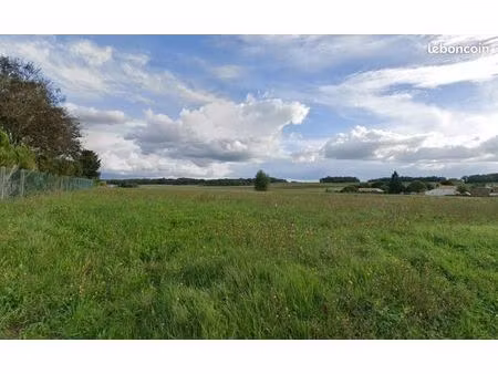 terrain 1 400 m² juicq