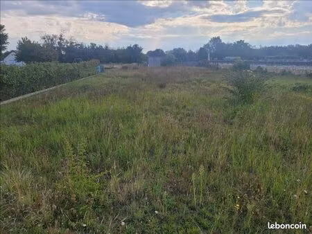 terrain 1 300 m² marcilly sur vienne