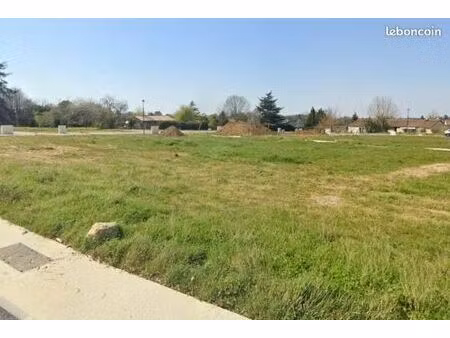 terrain 600 m² targon