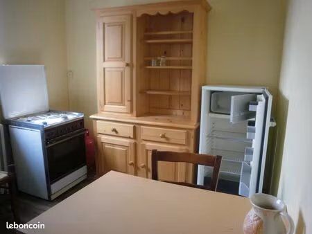 cuisine et chambre meublé à lannion
