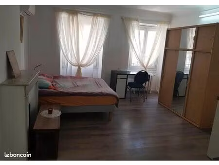 studio 1 pièce 25 m²