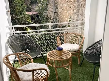 appartement centre ville avec balcon  garage et cave