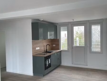 t2 refait à neuf avec terrasse