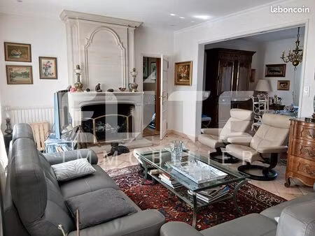 maison 6 pièces 200 m²