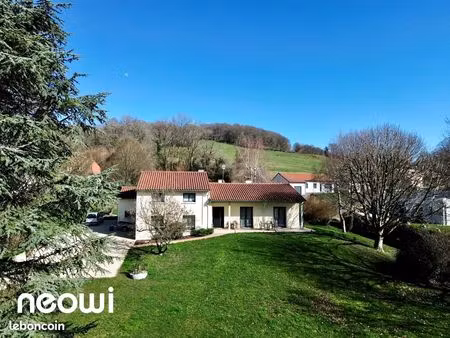 propriété 7 pièces 200 m²