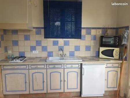 location studio meublé 28m2